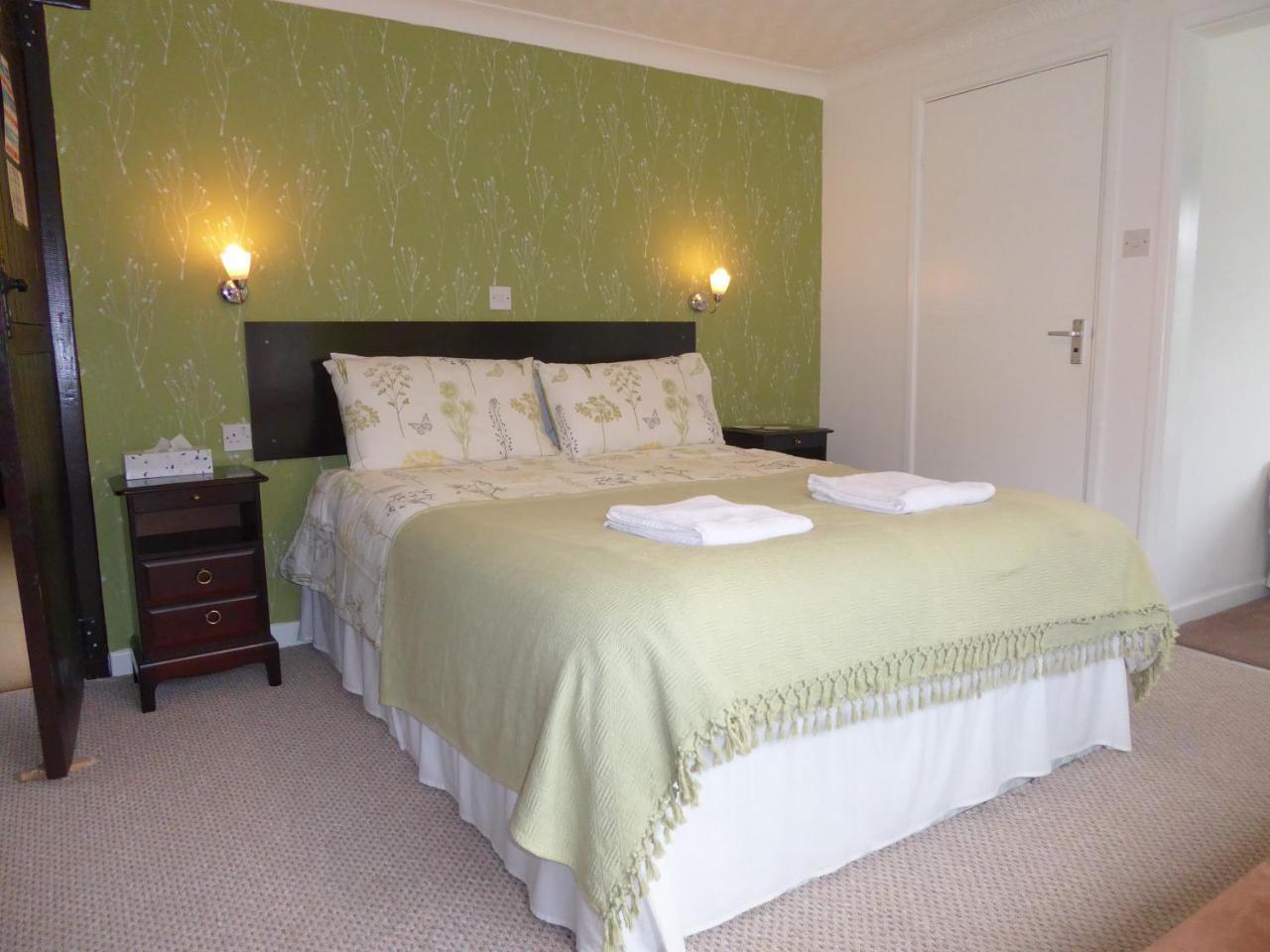 Neuadd Wen Guest House Кармартен Экстерьер фото