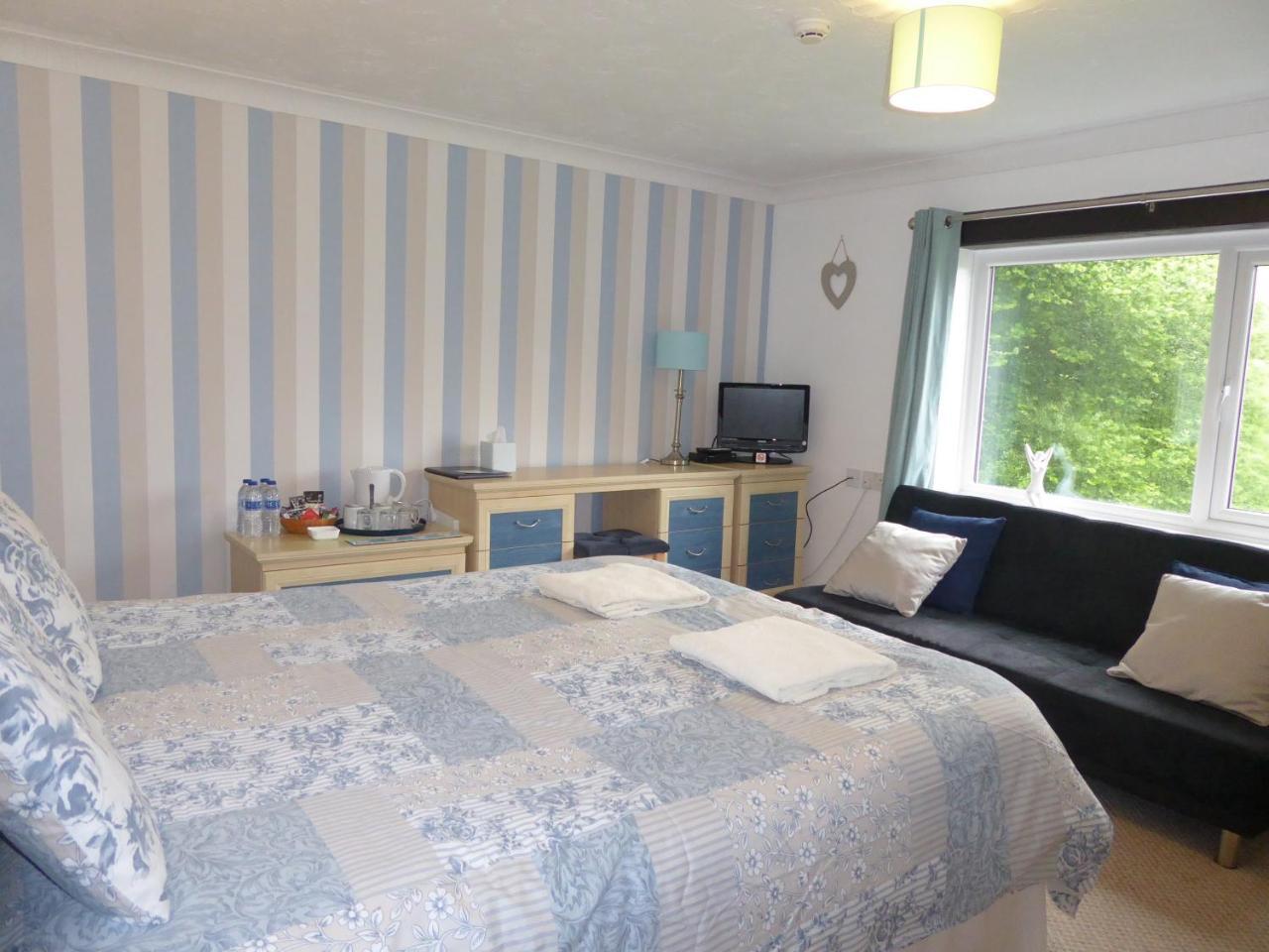 Neuadd Wen Guest House Кармартен Экстерьер фото